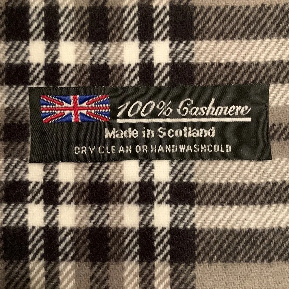 100% Cashmere Checkered Scarf Made in Scotland Unisex